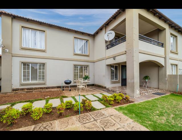 3 BEDROOM TOWNHOUSE FOR SALE IN BERGBRON